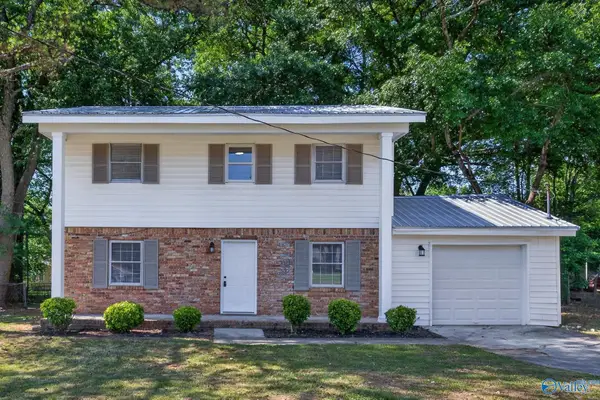 3611 NW Cedarhill Avenue, Huntsville, AL 35810
