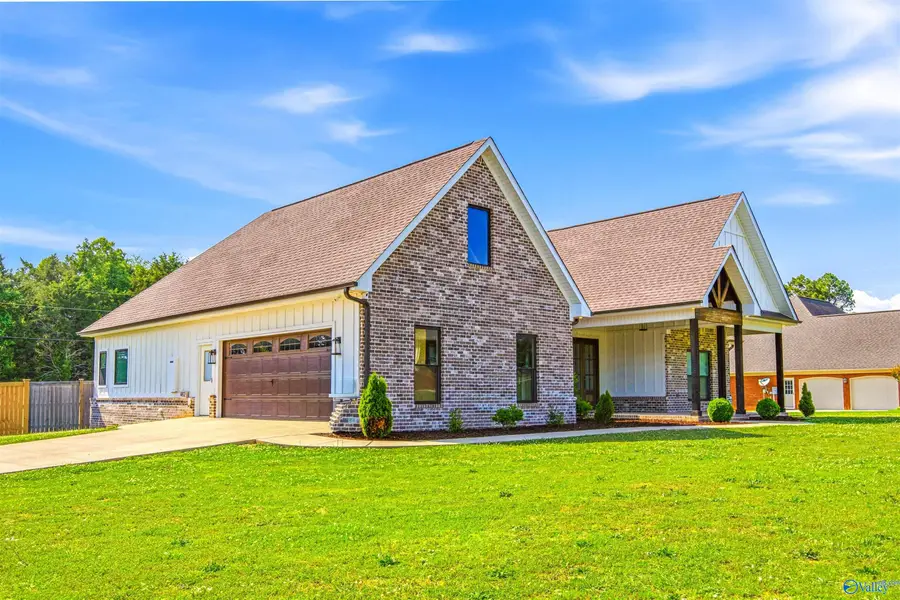 482 Deer Run Circle, Rogersville, AL 35652 - #2