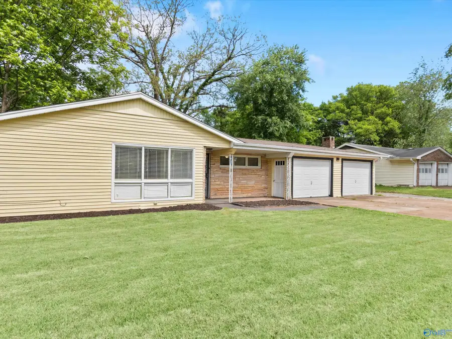 908 Speake Road Nw, Huntsville, AL 35816 - #2
