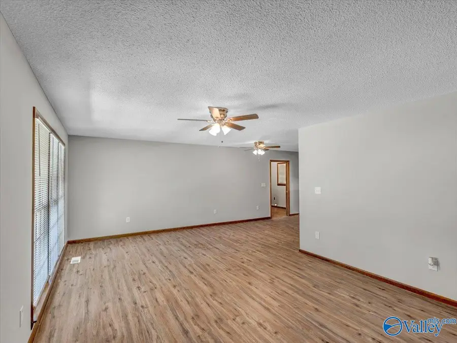 404 Rock Street Se, Hartselle, AL 35640 - #3