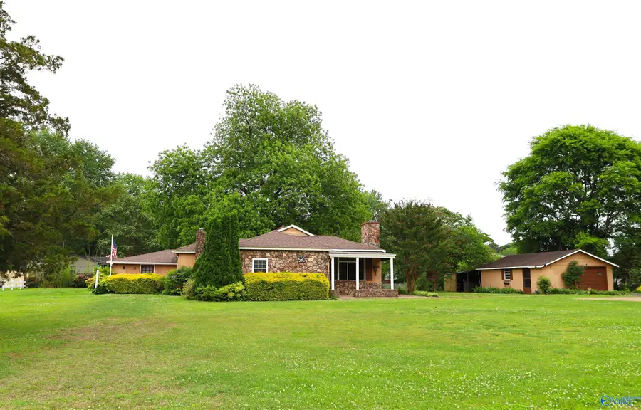 590 W 2nd Avenue W, Grant, AL 35747 - #3