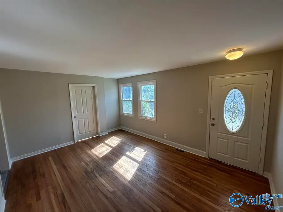 802 Crestline Road Nw, Huntsville, AL 35816 - #2