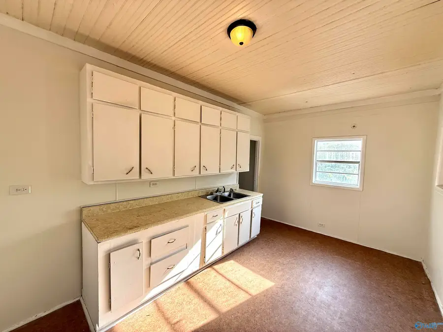 4 W Tuscaloosa Avenue, Gadsden, AL 35904 - #3