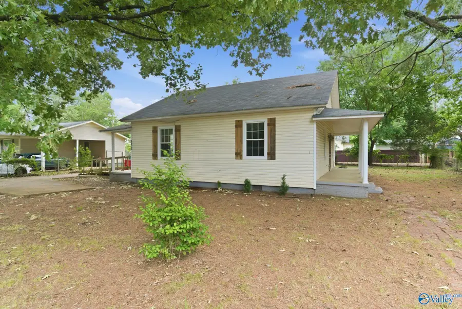 3215 Clopton Street Sw, Huntsville, AL 35805 - #2