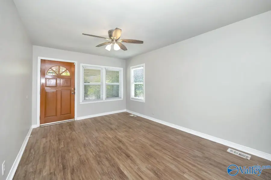 1715 Chester Street Nw, Huntsville, AL 35816 - #3