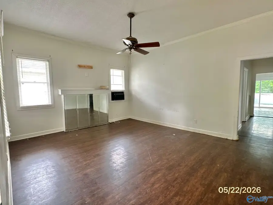 1009 N Atlanta Avenue, Sheffield, AL 35660 - #2