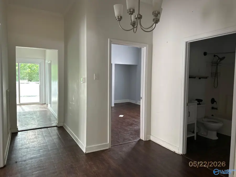 1009 N Atlanta Avenue, Sheffield, AL 35660 - #3