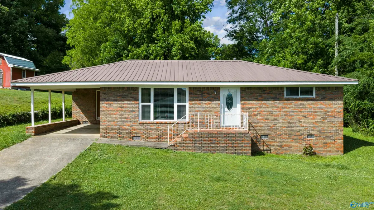 111 30th Street Sw, Fort Payne, AL 35967 - #1