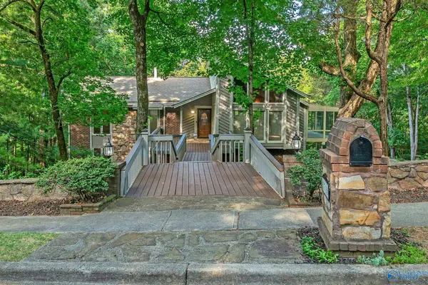 7716 Oakridge Drive Se, Huntsville, AL 35802