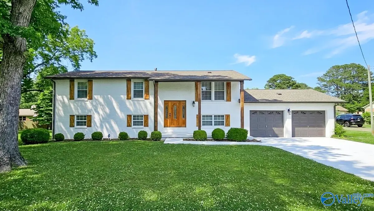 105 Strong Circle, Huntsville, AL 35802 - #1