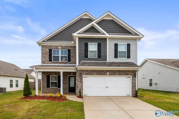 105 Lincoln Gray Circle, New Market, AL 35761