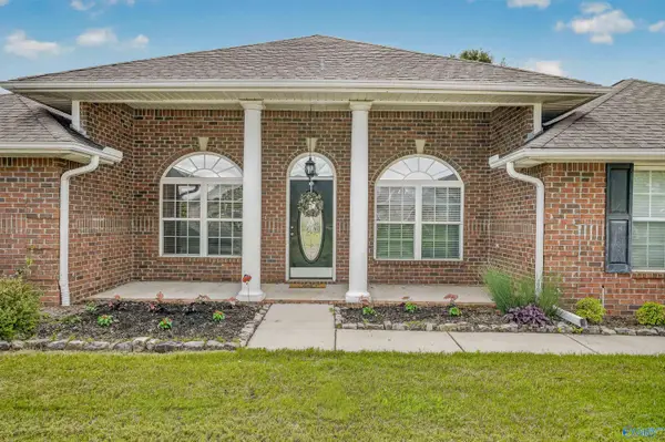 4802 Wainscott Road, Owens Cross Roads, AL 35763