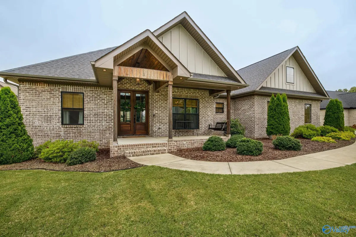 175 Rockwood Drive, Tuscumbia, AL 35674 - #1