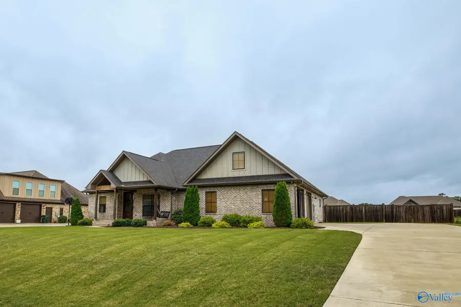 175 Rockwood Drive, Tuscumbia, AL 35674 - #3