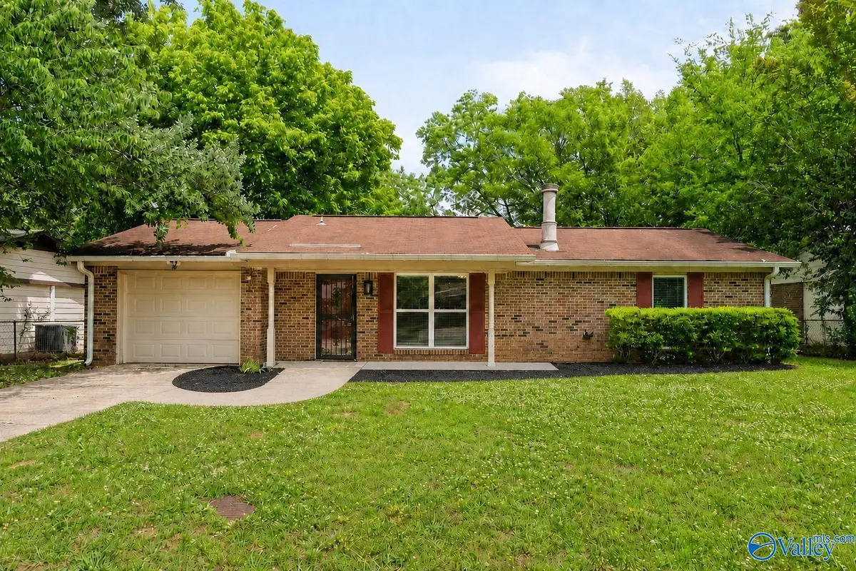 3613 White Oak Way Sw, Huntsville, AL 35805 - #1