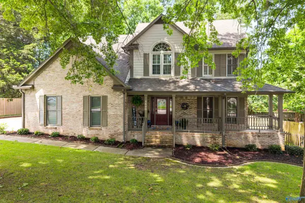8698 Edgehill Drive, Huntsville, AL 35802