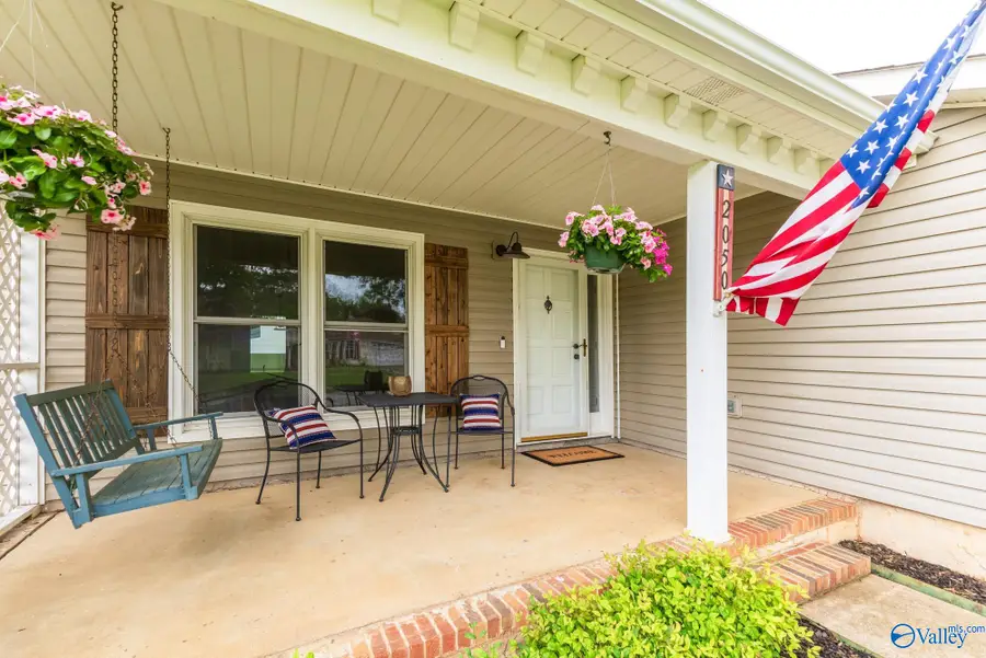 2050 Rosebury Lane Sw, Huntsville, AL 35803 - #2