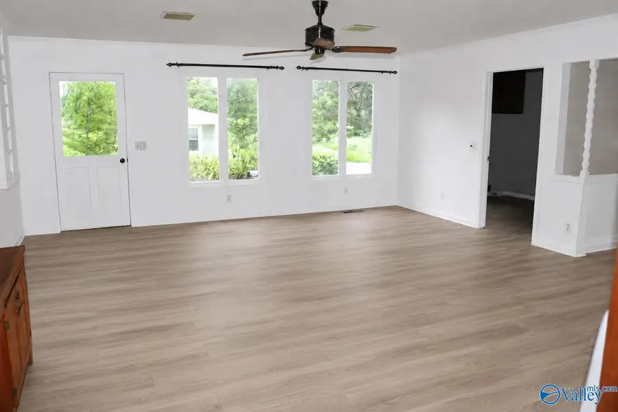 170 Cedar Circle, Guntersville, AL 35976 - #2