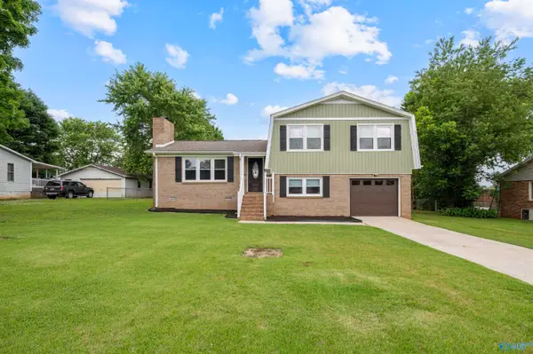 103 Mcfarlen Drive, Hazel Green, AL 35750