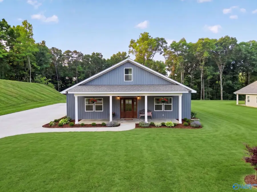2092 Browns Valley Road, Guntersville, AL 35976 - #2