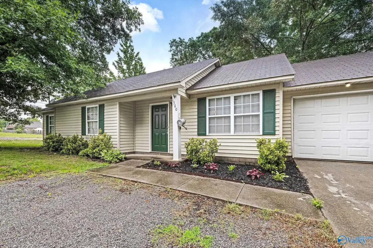 1300 Snowhill Lane, Hartselle, AL 35640 - #1