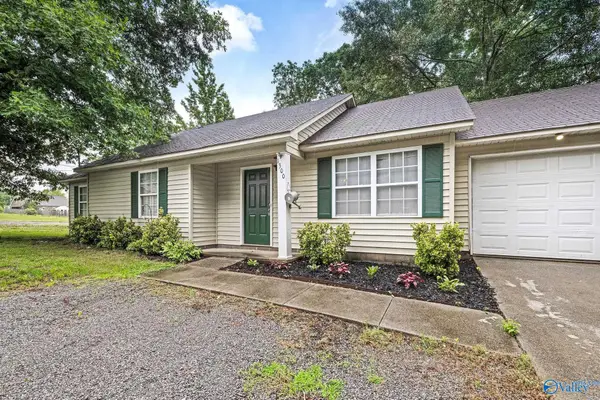 1300 Snowhill Lane, Hartselle, AL 35640