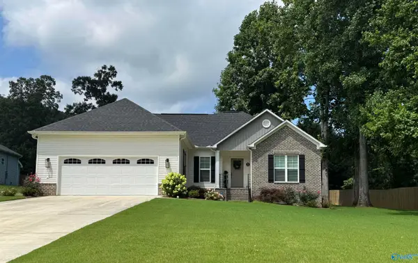 10 Deer Run Road, Guntersville, AL 35976