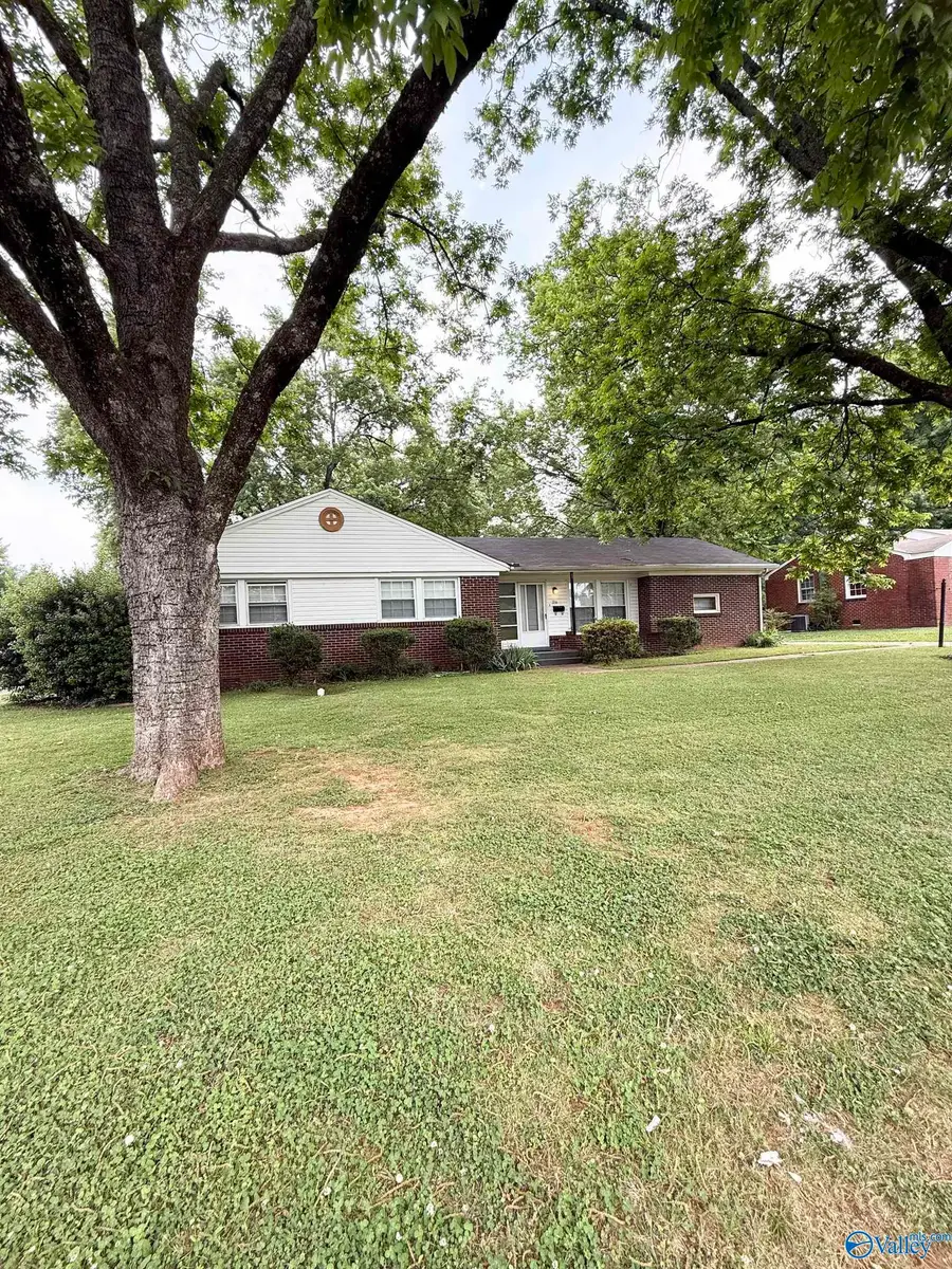 2116 NW Gilbreath Road Nw, Huntsville, AL 35810 - #2
