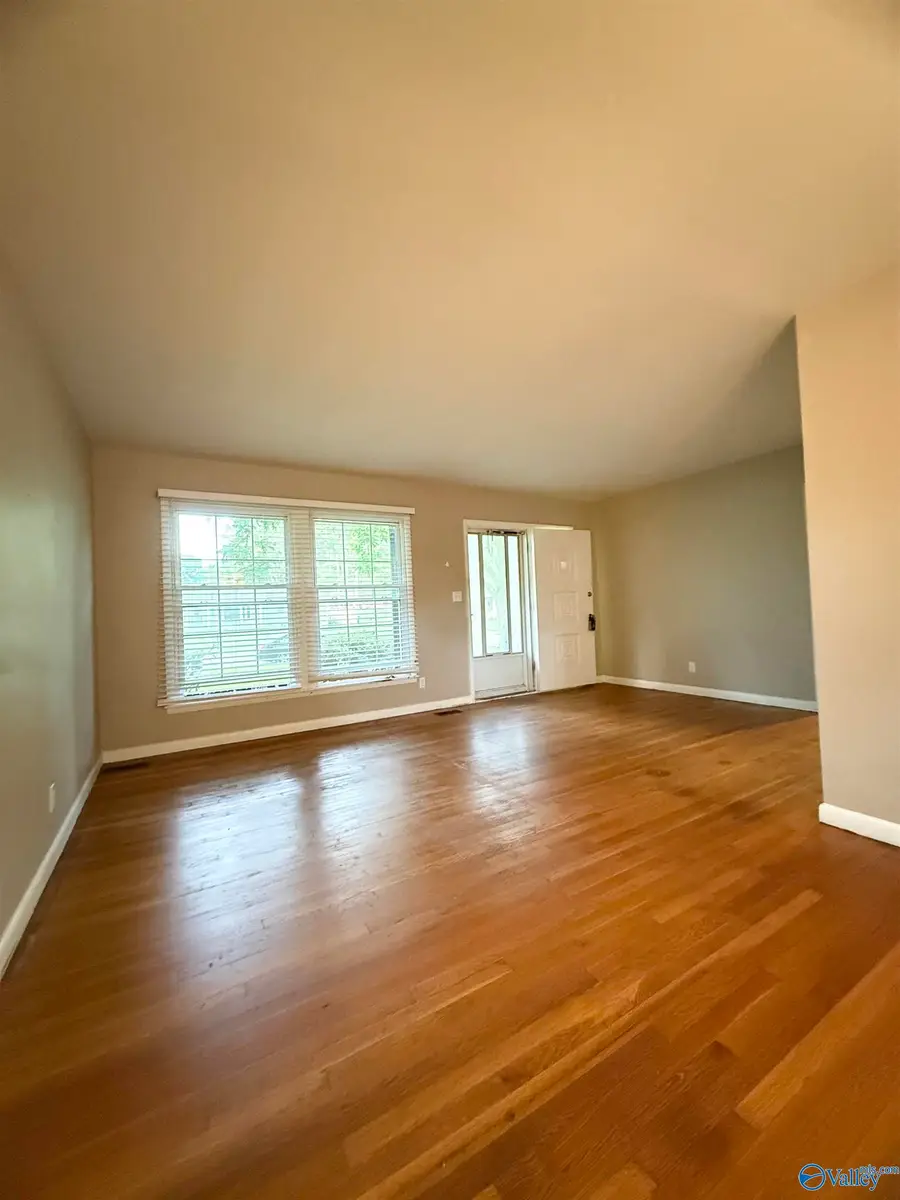 2116 NW Gilbreath Road Nw, Huntsville, AL 35810 - #3