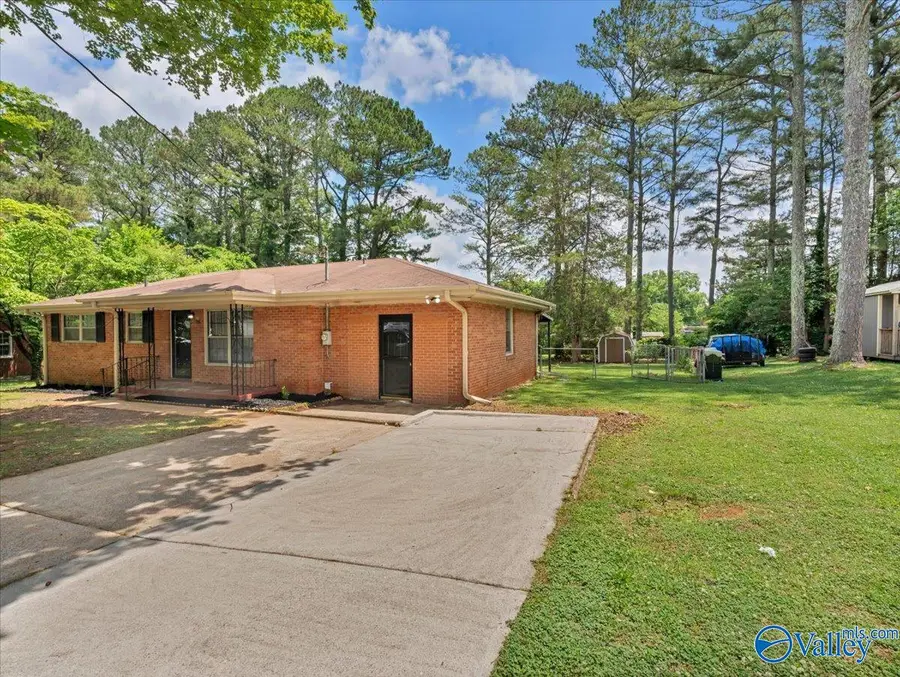 3204 Hollins Street Nw, Huntsville, AL 35810 - #2