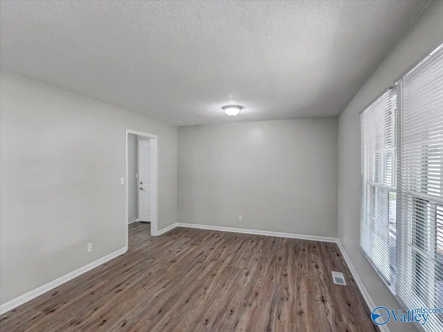 3204 Hollins Street Nw, Huntsville, AL 35810 - #3