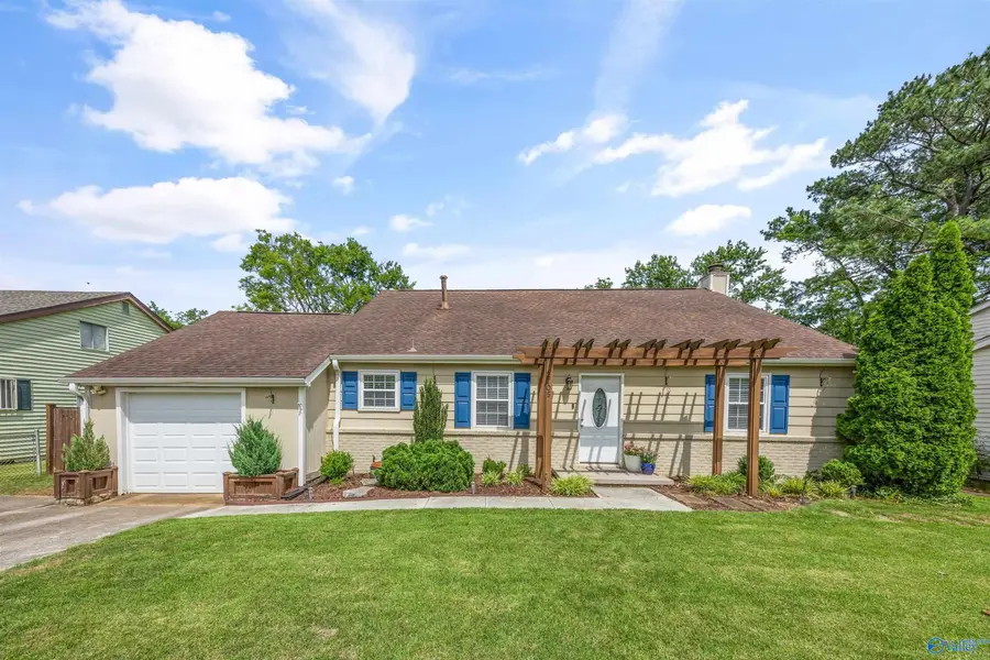 2705 Atlantic Street Sw, Huntsville, AL 35805 - #2