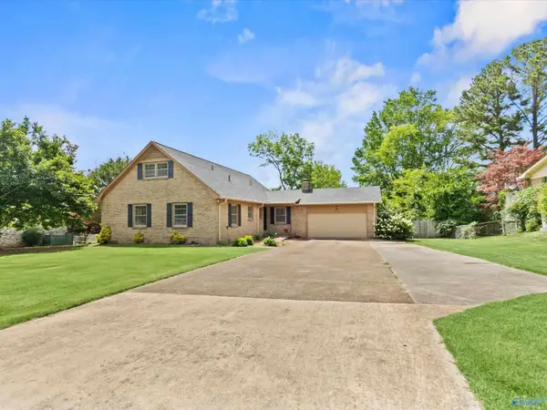 8119 Hillside Lane Se, Huntsville, AL 35802