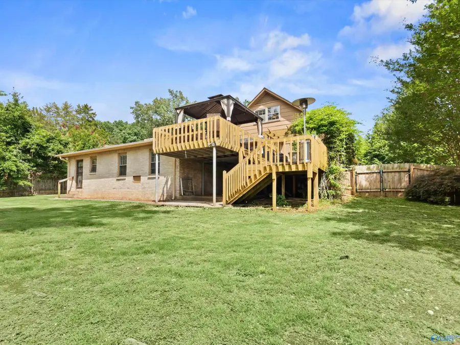 8119 Hillside Lane Se, Huntsville, AL 35802 - #3