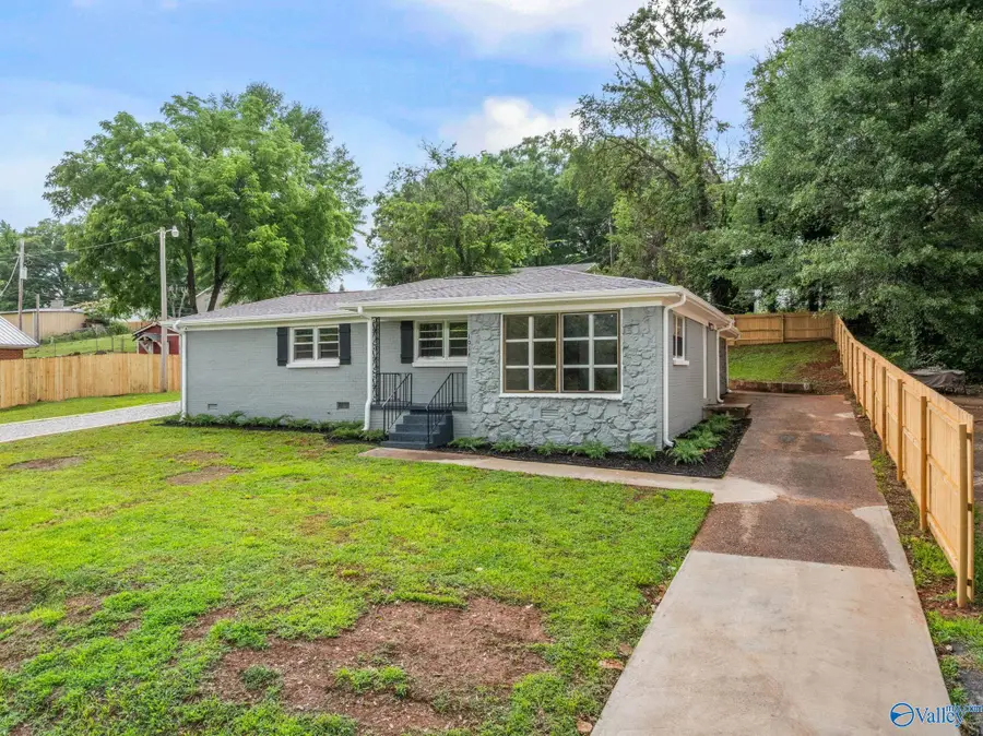 1014 Madison Avenue, Tuscumbia, AL 35674 - #3
