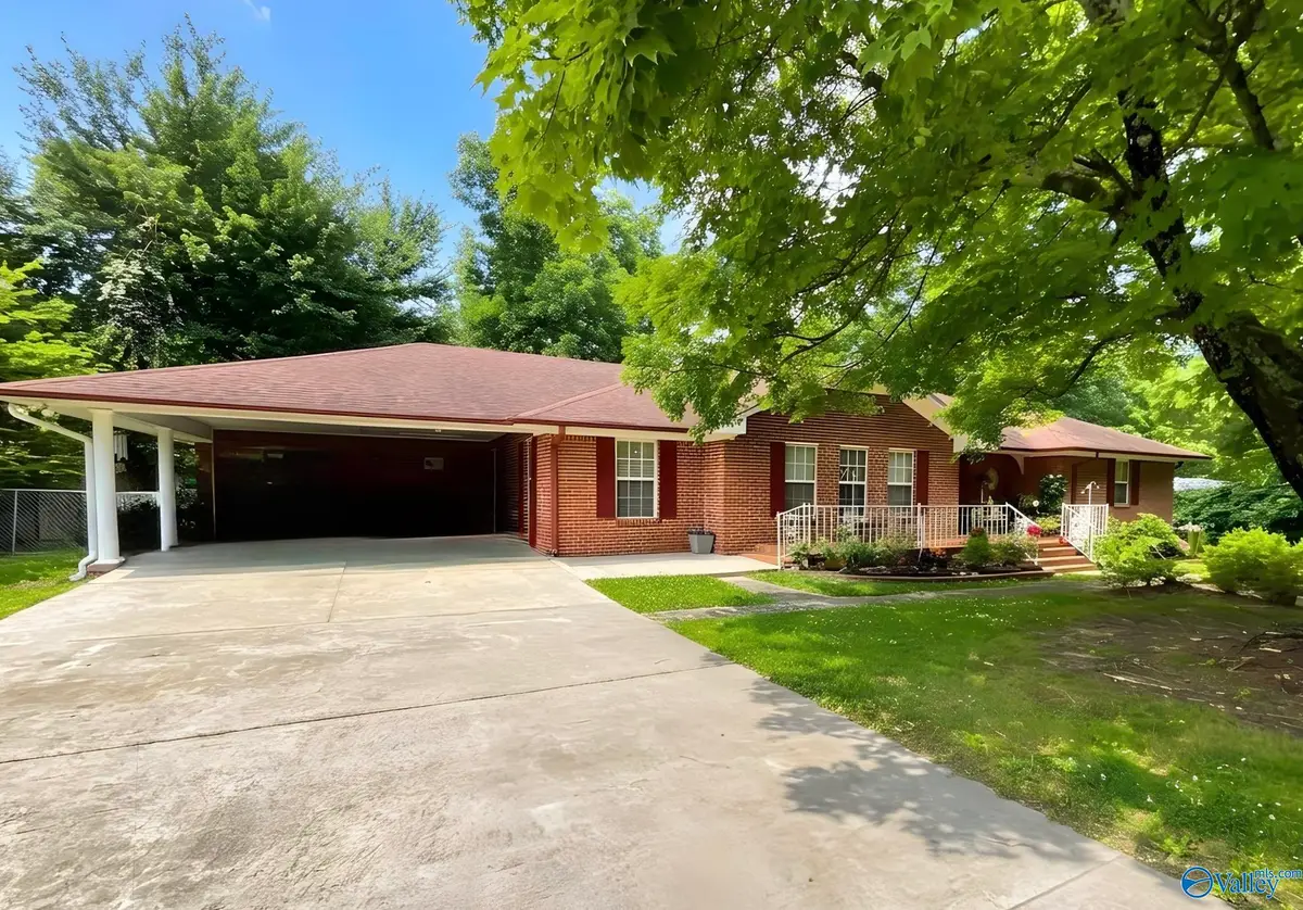 305 1st Place Sw, Arab, AL 35016 - #1