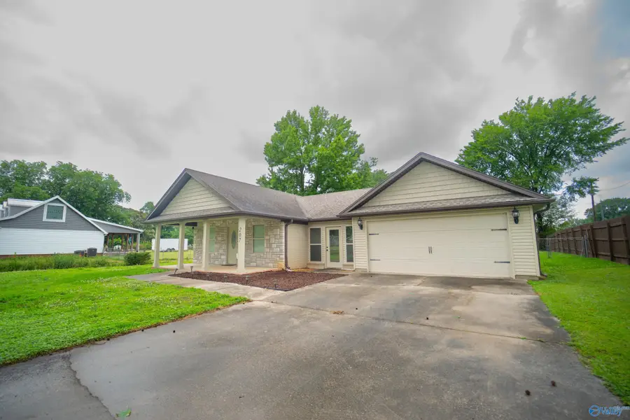 207 Williams Avenue, Florence, AL 35634 - #2