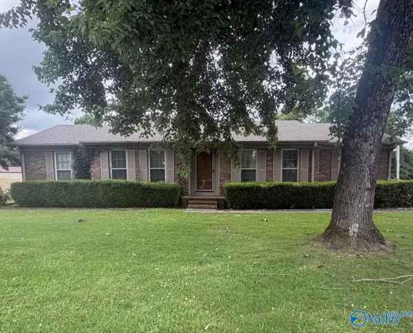 902 Jackson Drive, Athens, AL 35611