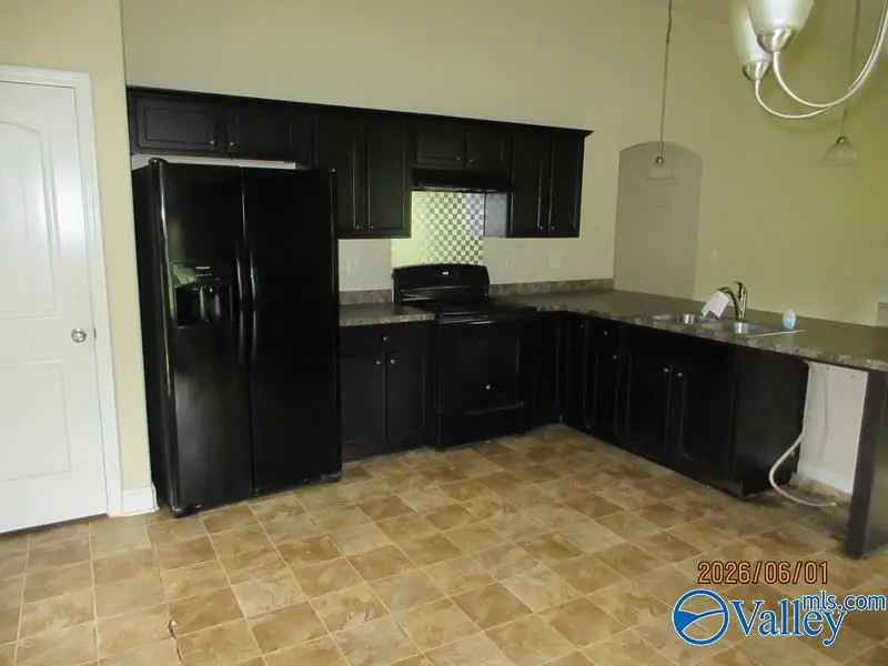 101 Valleyside Drive Ne, Huntsville, AL 35810 - #3