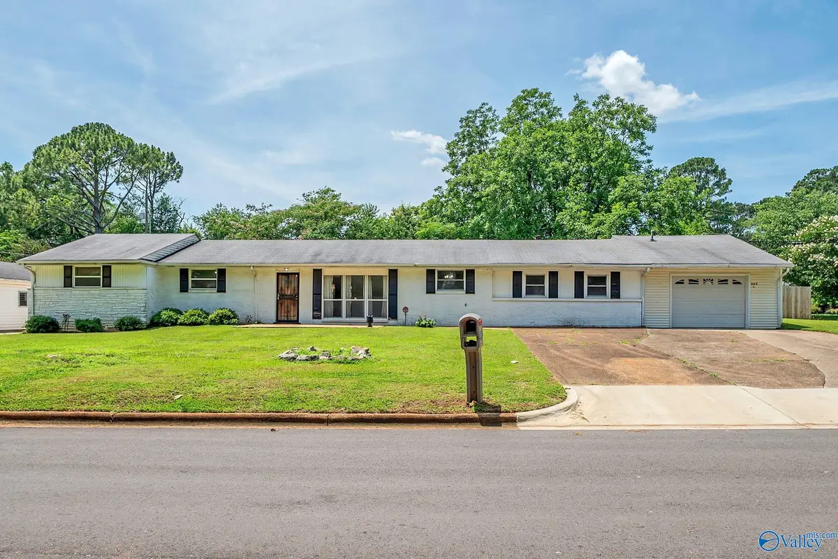 307 Harolds Drive Nw, Huntsville, AL 35806 - #1