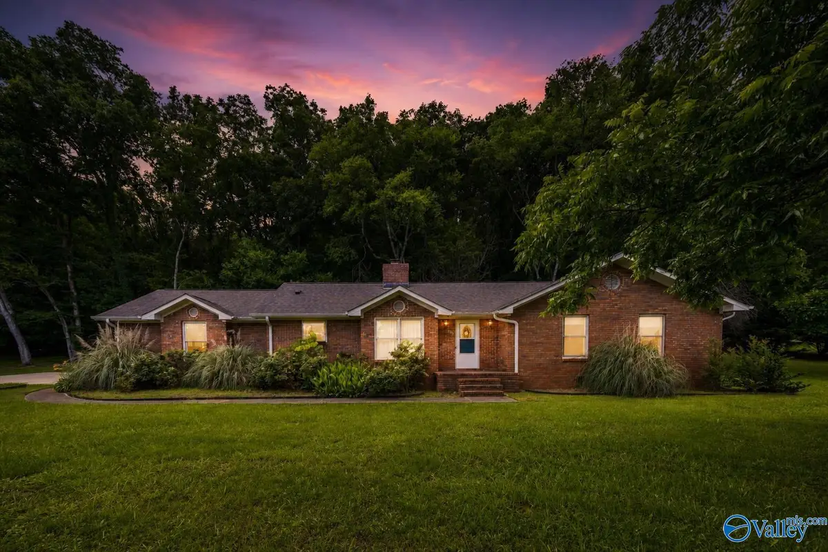 105 Mohawk Road, Owens Cross Roads, AL 35763 - #1