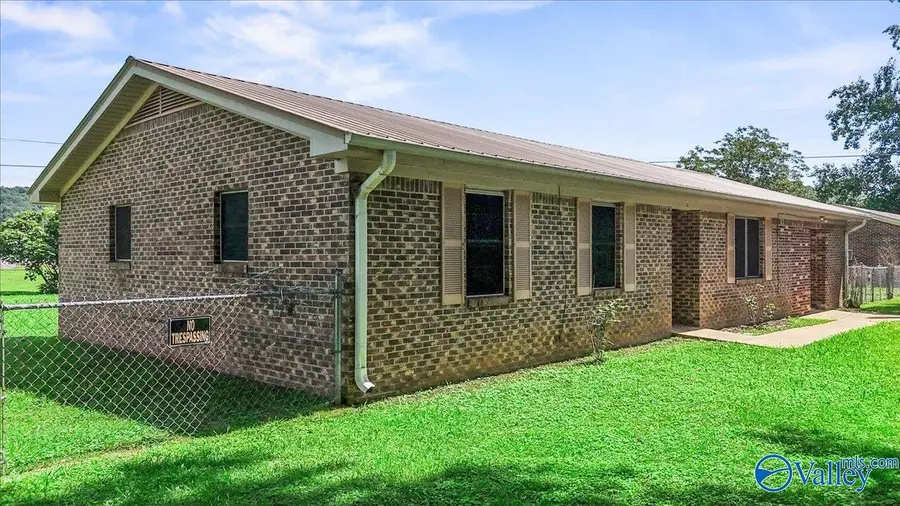 80 Mcdonald Lane, Guntersville, AL 35976 - #2
