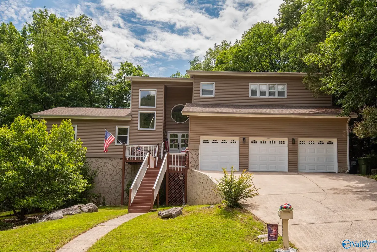 1696 Shady Cove Circle Se, Huntsville, AL 35802 - #1