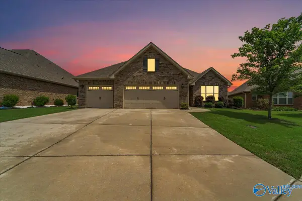 2104 S Meadows Drive Sw, Huntsville, AL 35803