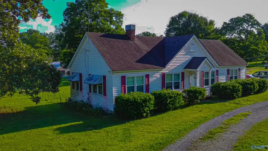 817 3rd Avenue Sw, Hamilton, AL 35570 - #3