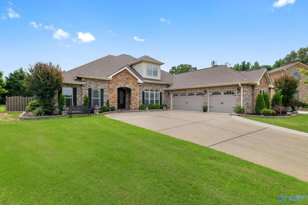 25 Bannut Court Sw, Huntsville, AL 35824 - #1