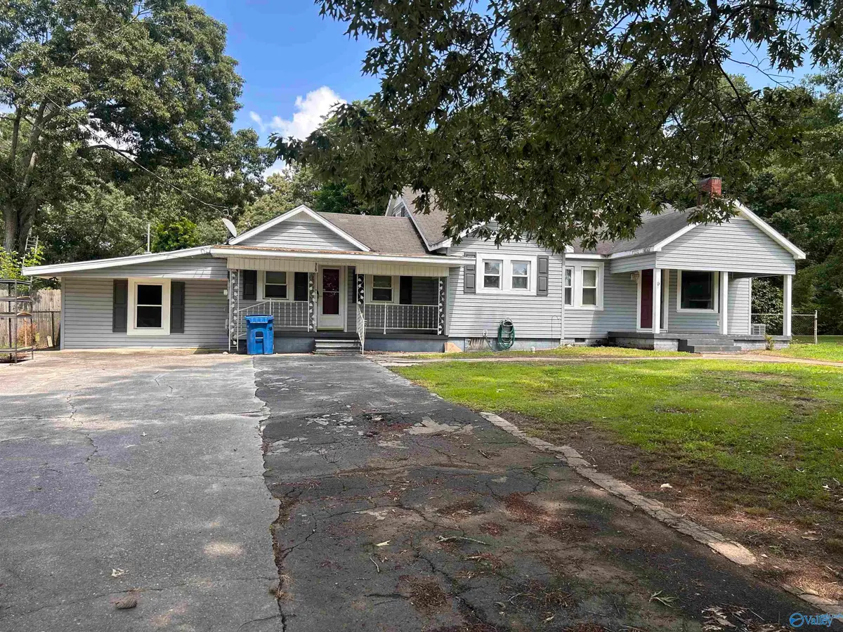 310 Douglas Street, Boaz, AL 35957 - #1