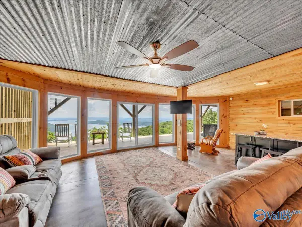 5985 Tammy Little Drive, Section, AL 35771
