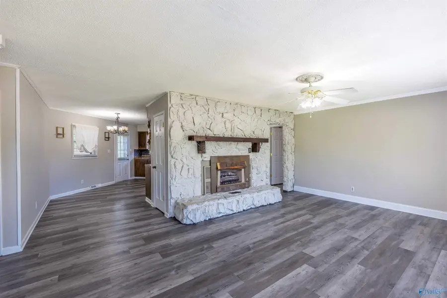 406 W 6th Street, Muscle Shoals, AL 35661 - #2