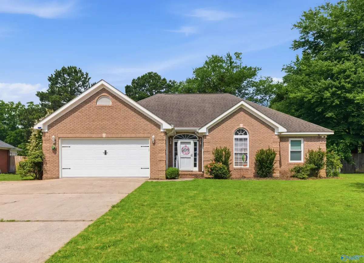 2101 SW Glenwood Drive, Hartselle, AL 35640 - #1